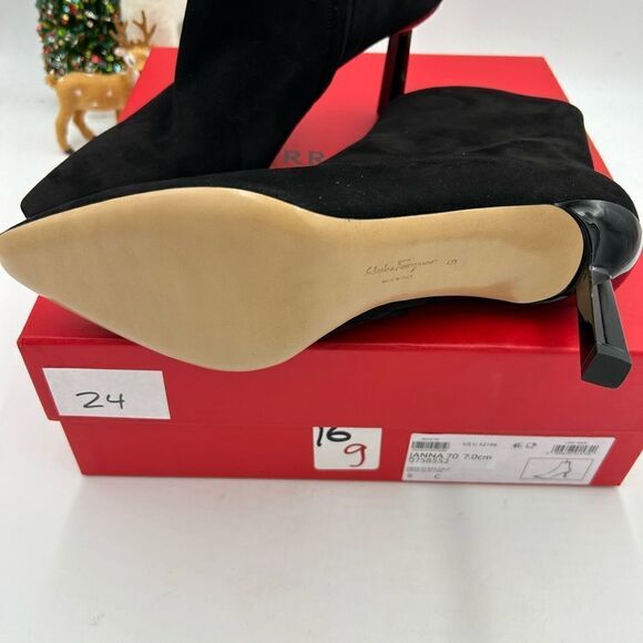Women’s Salvatore Ferragamo, Janna suede ankle boots size 9 made in  Italy - Picture 9 of 11